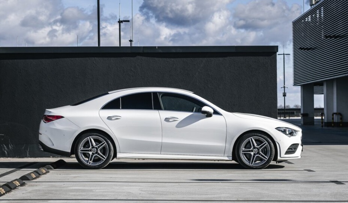 luksusowy samochód mercedes